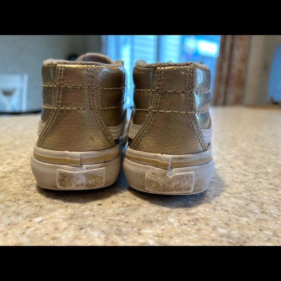 Girls iridescent gold Velcro sk8 high tops. - Picture 3 of 5
